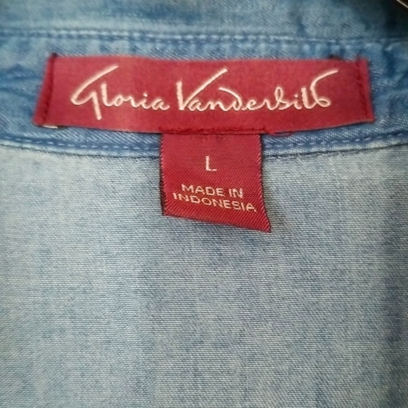 Gloria Vanderbilt Ladies Light Denim Blouse - Picture 6 of 7